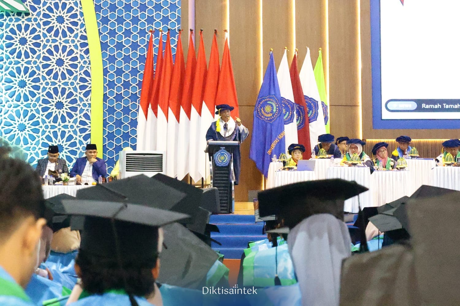 Wamendiktisaintek Dorong Lulusan Kampus untuk Persiapkan Diri Hadapi Tantangan Masa Depan