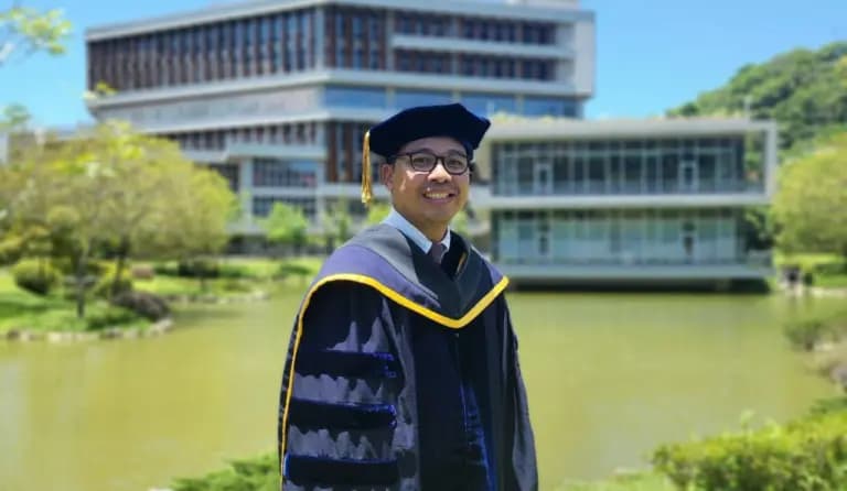 Dosen FEB UNDIP Raih Gelar Doktor dengan Hibah Disertasi Bergengsi dari Pemerintah Taiwan