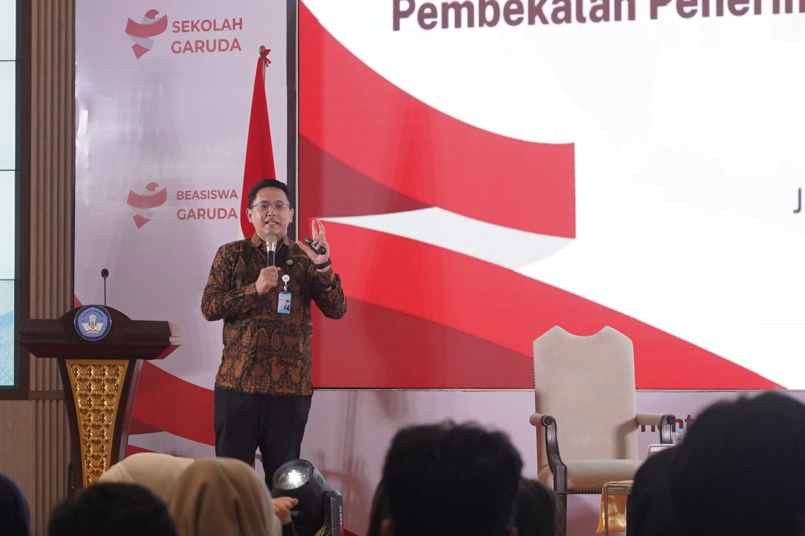 Dirjen Risbang Dorong Awardee Beasiswa Garuda Jadi Bagian dari Ekosistem Riset dan Inovasi Nasional