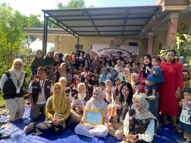 Cegah Stunting Sejak Dini, KKM 33 Untirta Gandeng Pakar dan Instansi Gelar Penyuluhan Gizi di Desa Sindangheula