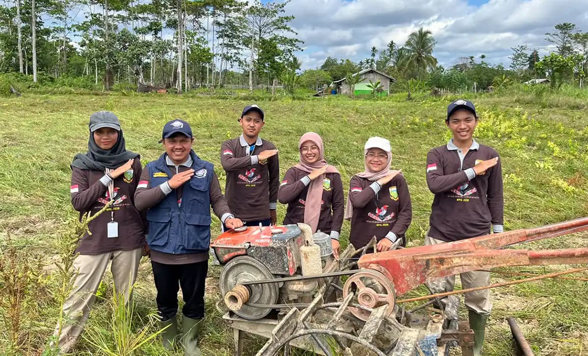 Tim Ekspedisi Patriot UNDIP Bangun Irigasi dan Demplot Kolaboratif di Perbatasan Papua