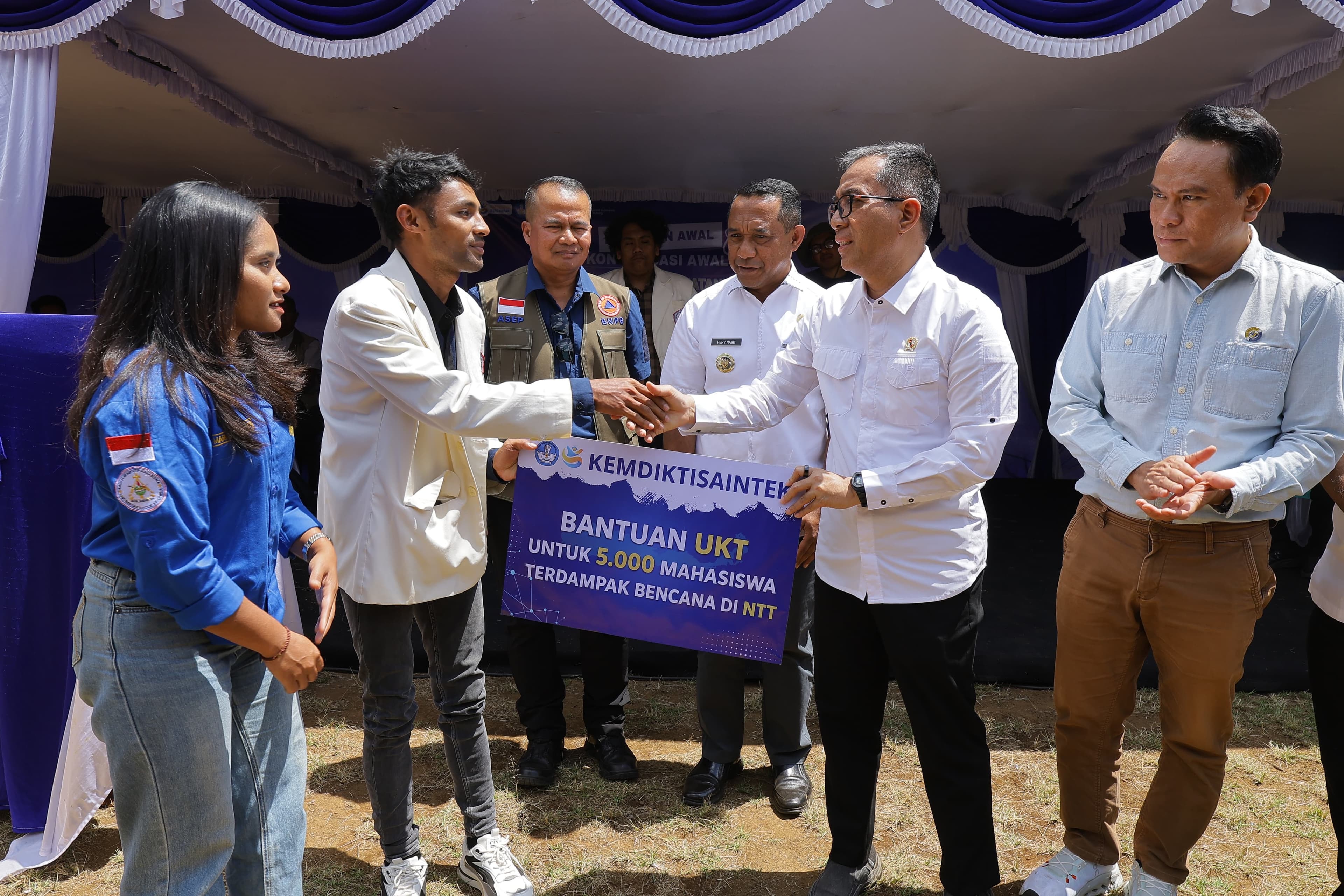 Kemdiktisaintek Bebaskan UKT 5.000 Mahasiswa Terdampak Gempa NTT