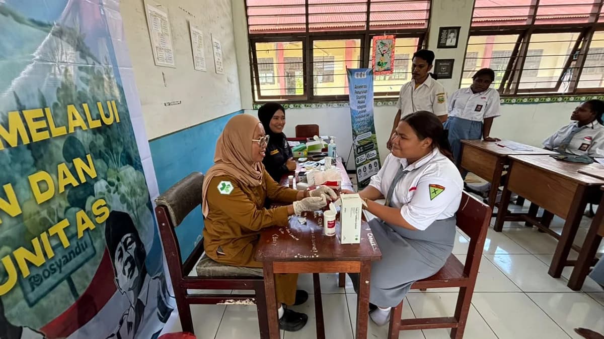 Cegah Anemia, Tim Ekspedisi Patriot UNDIP Gelar Skrining Kesehatan di SMK N 2 Keerom