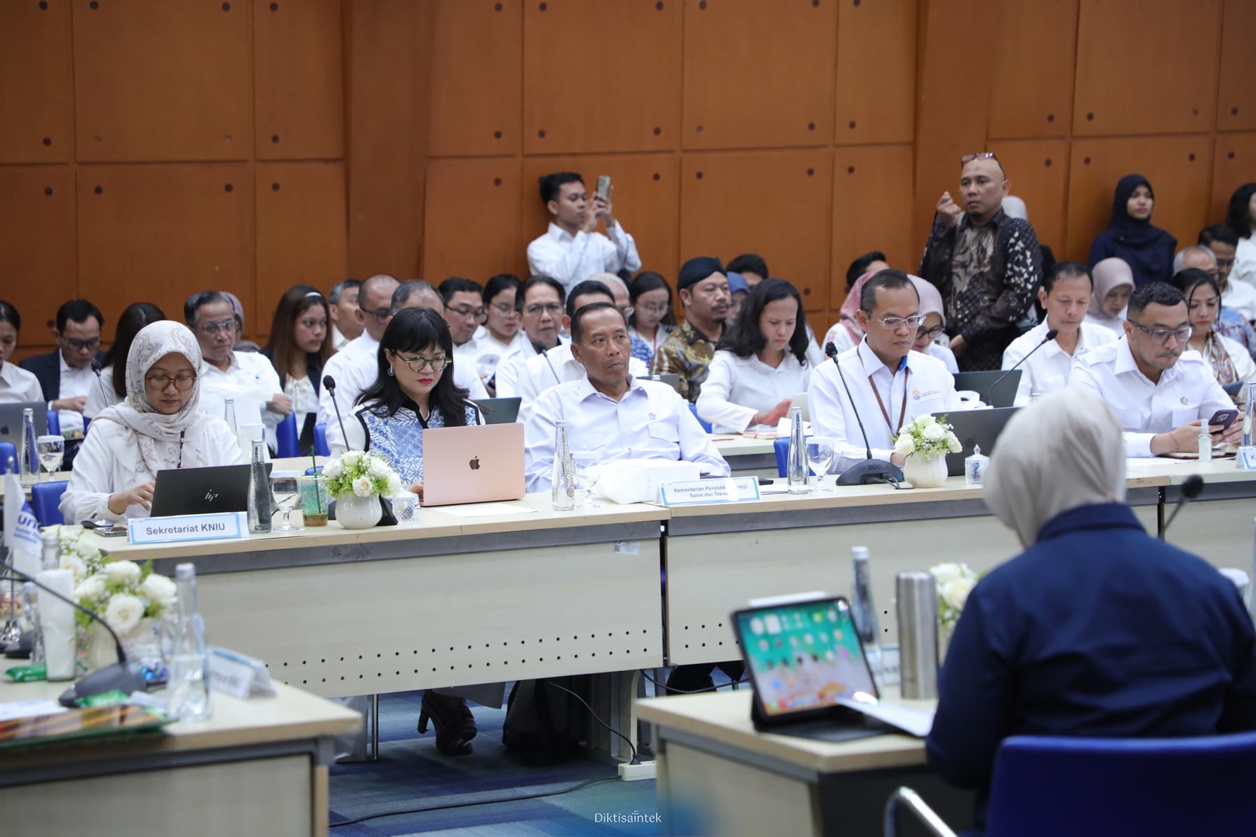 Kemdiktisaintek Dorong Penguatan Open Science dalam Sidang Pleno KNIU 2026
