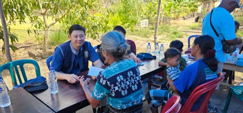 Tim Tanggap Bencana UNDIP Layani Korban Gempa di Puskesmas Natarandang NTT