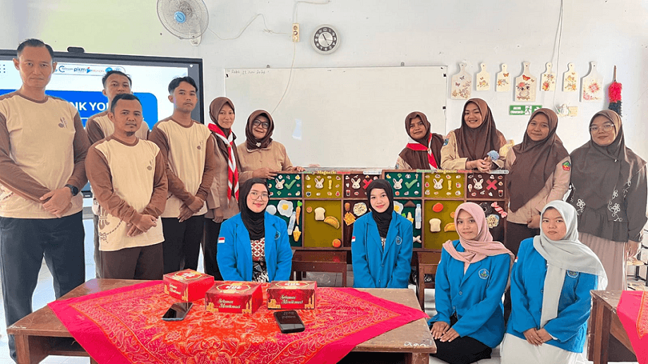 Tingkatkan Kemandirian Jajan Anak Berkebutuhan Khusus, Tim Polije Terapkan Media Sensory-Magnetic Board