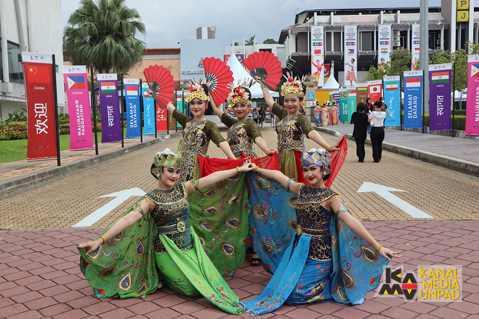 Lises Unpad Tampilkan Kesenian Sunda di Malaysia dan Korea Selatan ...